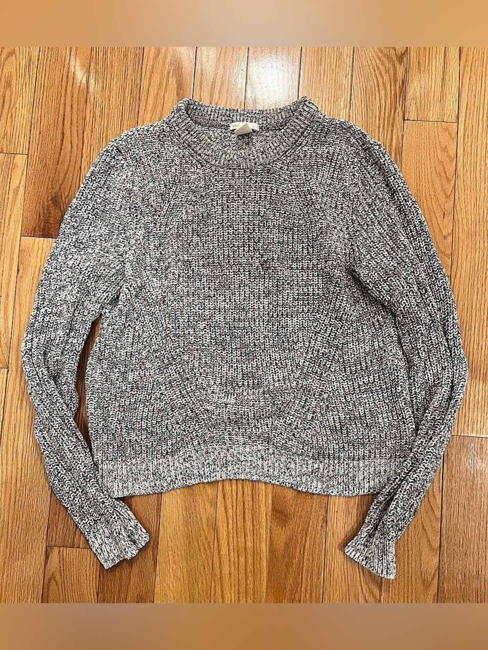 H&M Crew Neck Sweater in Gray & Black Size Large